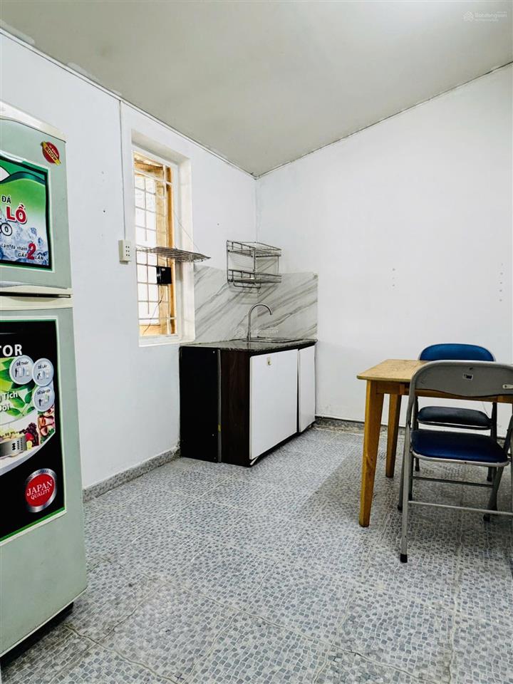 Cho thuê phòng đầy đủ nội thất đường trần trọng cung, tách bếp. giá 5 triệu/tháng