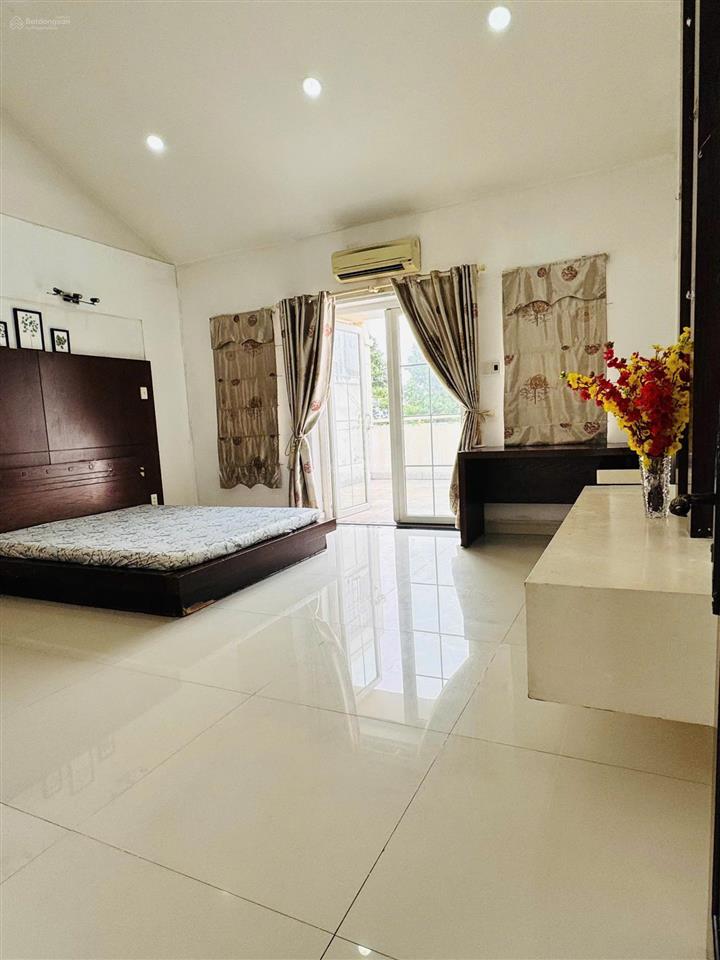 Cho thuê phòng đầy đủ nội thất đường trần trọng cung, tách bếp. giá 5 triệu/tháng