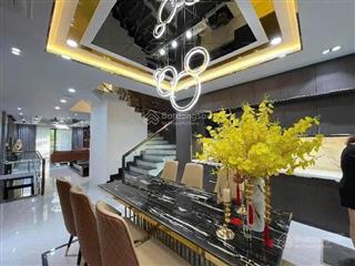 Nhà mặt tiền đường d2  5 tầng đẳng cấp  4pn khép kín  nội thất đỉnh  giá tốt (có thương lượng)