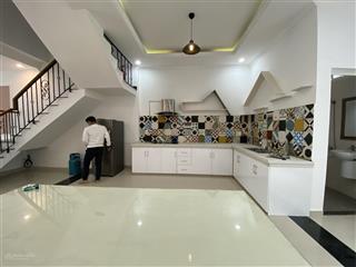 Cho thuê nhà mới 6 phòng ngủ, vệ sinh khép kín gần biển sơn thuỷ