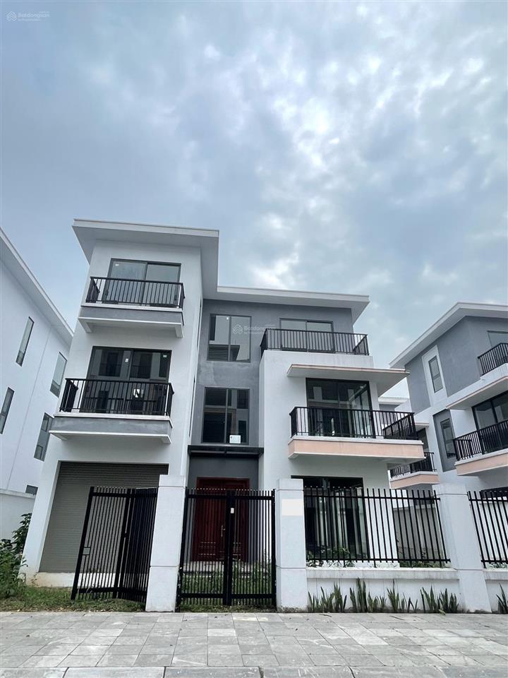 Cho thuê hoặc bán biệt thự đơn lập, sổ đỏ, t&t phố nối, 13.3 tỷ, 255m2, hàng hiếm tt bần yên nhân