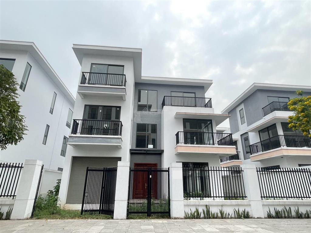 Cho thuê hoặc bán biệt thự đơn lập, sổ đỏ, t&t phố nối, 13.3 tỷ, 255m2, hàng hiếm tt bần yên nhân