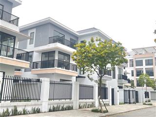 Cho thuê hoặc bán biệt thự đơn lập, sổ đỏ, t&t phố nối, 13.3 tỷ, 255m2, hàng hiếm tt bần yên nhân