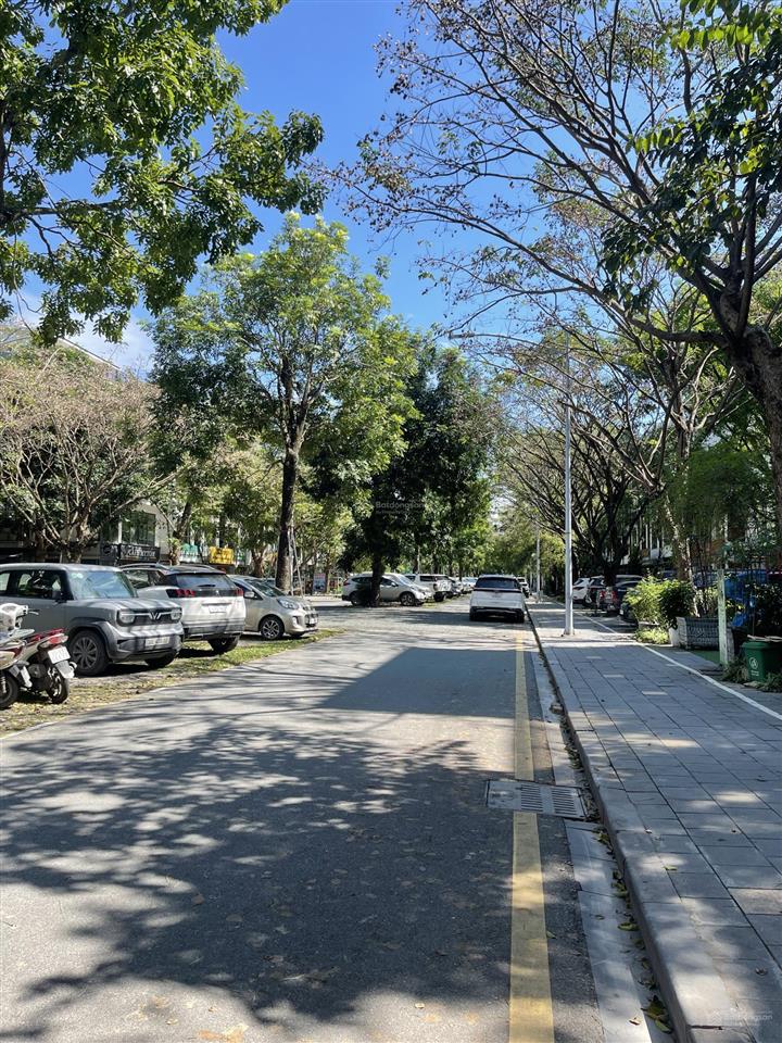 Bán shophouse thuỷ nguyên ecopark mặt đường 40m, vị trí đắc địa, sổ đỏ sẵn sàng giao dịch