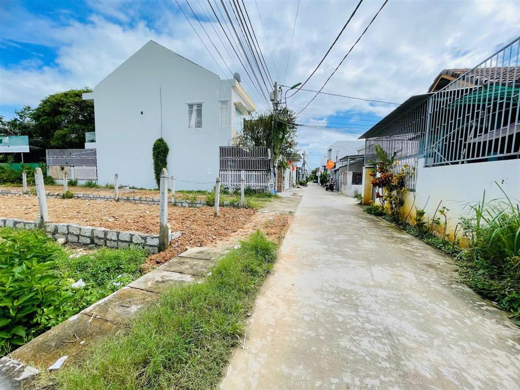 Đất mặt tiền thượng móc, vĩnh thạnh, dt 90m2 giá 2 tỷ 390tr vuông đẹp, có thương lượng
