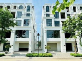 Bán căn xẻ khe trục thảo viên dự án hinode royal park. diện tích 130m2 giá 28 tỷ.  0966 761 ***