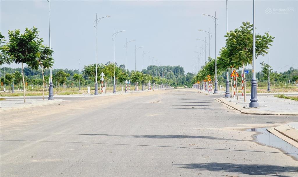 Bán nhanh thu vốn nền 100m2 đường 24m biên hoà newcity nền đẹp sẳn sổ vay 80% bán nhanh trong tuần