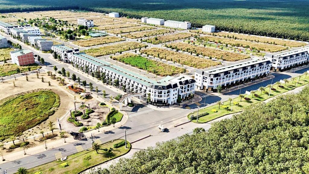 Kdc century city  mặt tiền đt769  a4, sát cổng  xx, 100m2 giá 2,350 tỷ cách sb long thành 2,5km