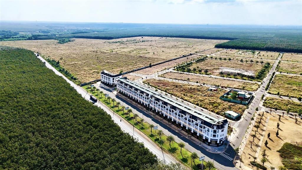 Kdc century city  mặt tiền đt769  a4, sát cổng  xx, 100m2 giá 2,350 tỷ cách sb long thành 2,5km