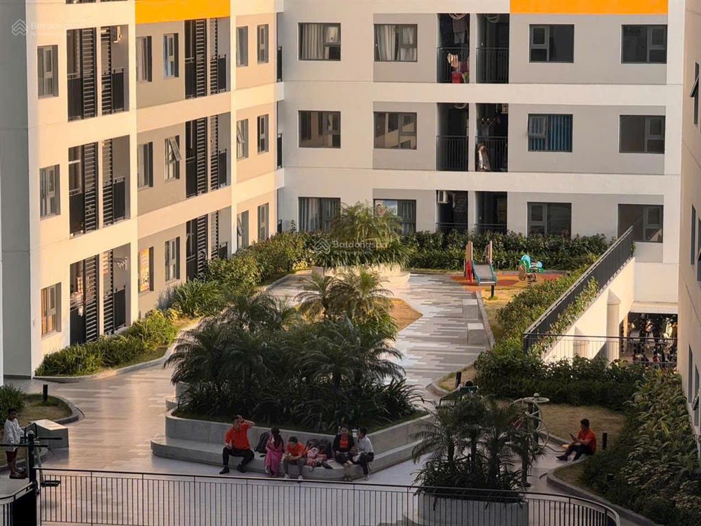 Căn hộ legacy central  bán căn góc 2pn, 2wc  60m2  b2318 giá 1tỷ8, thuận giao, hcm