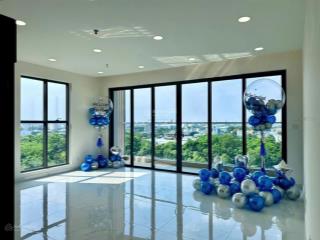 Diamond centery 120m2  đông bắc, tầng trung đẹp, ban công dài 6 mét, view cây xây thoáng mát