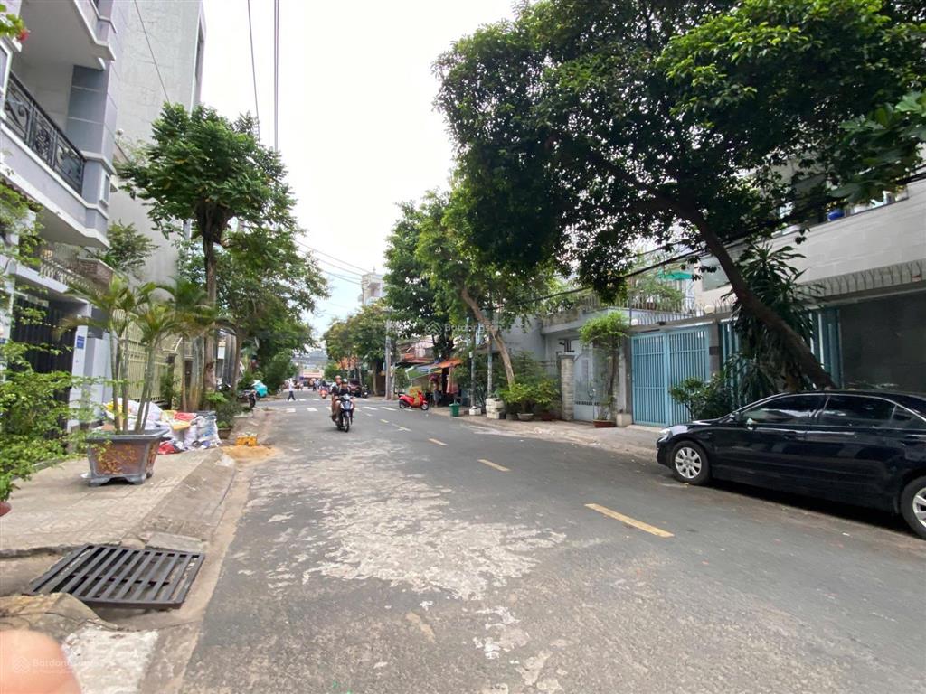 Đất trống  mt đường lê cao lãng  dt 7.84(8.03) x 18.1  tổng dt 136m2  giá 18,2 tỷ tl.