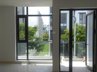 Nóng  nhà phố xây dựng 350 m2, bếp và 4 phòng ngủ  cho thuê 40tr/ tháng