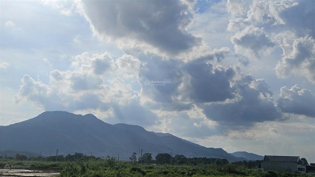 Hot  mặt tiền đường số 15 bán chỉ 2.3 tỷ  7mx24m, sổ sẵn công chứng ngay