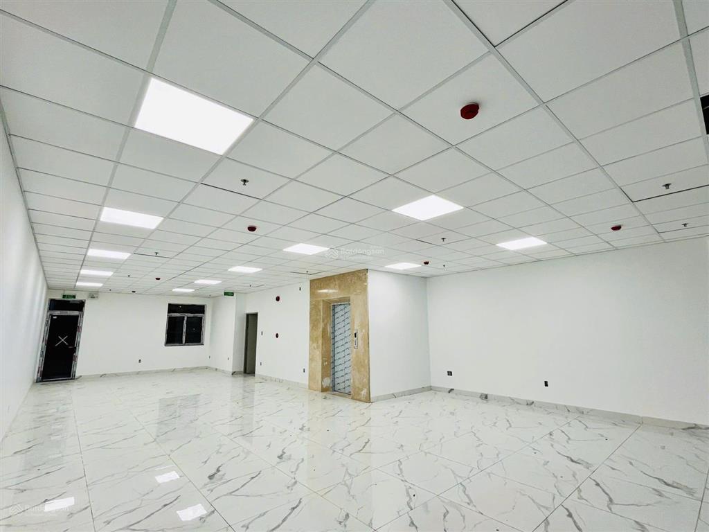 Cho thuê toà nhà trương văn bang  vip 7 tầng chỉ 220tr/ tháng