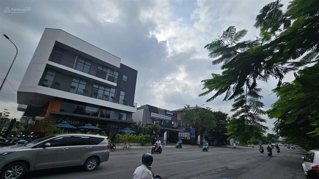 Tòa nhà thạnh mỹ lợi  góc 2 mặt tiền siêu vip  1000m2  giá 240tr/ tháng