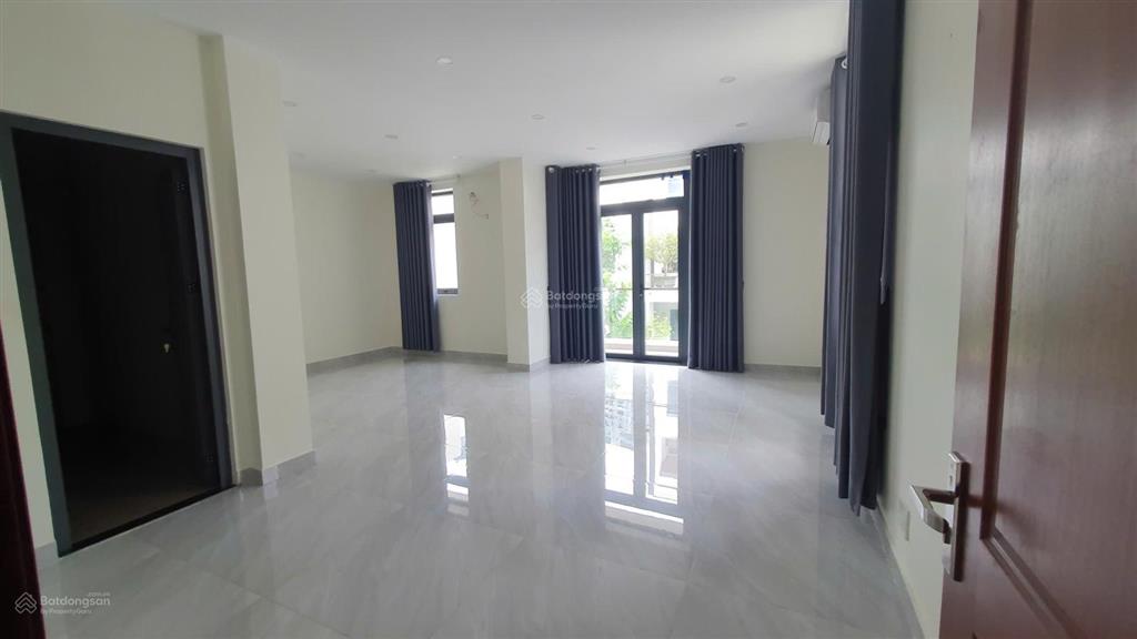 Cho thuê nhà phố 9mx18m  65tr/ tháng  nhà mới có thang máy