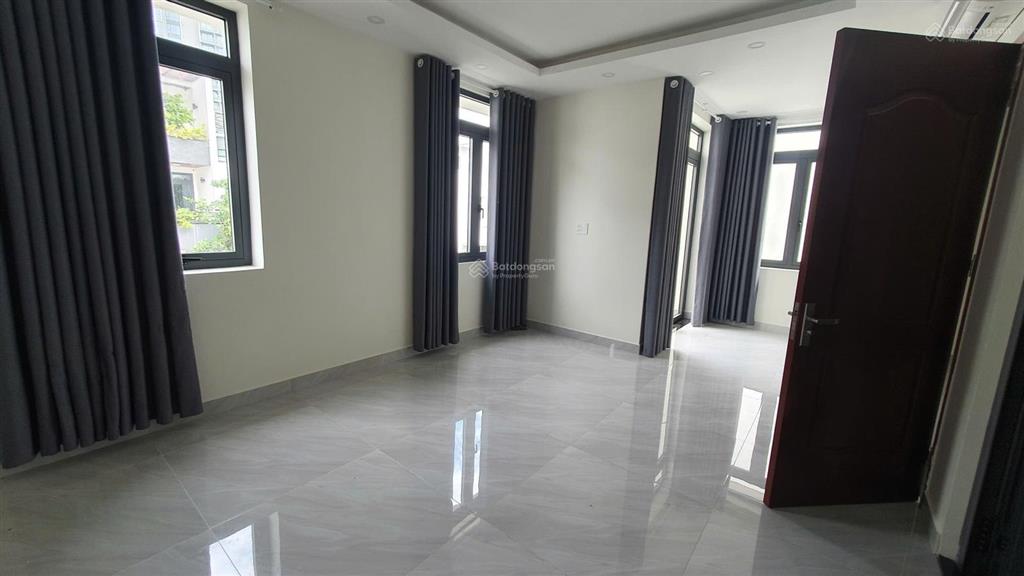 Cho thuê nhà phố 9mx18m  65tr/ tháng  nhà mới có thang máy