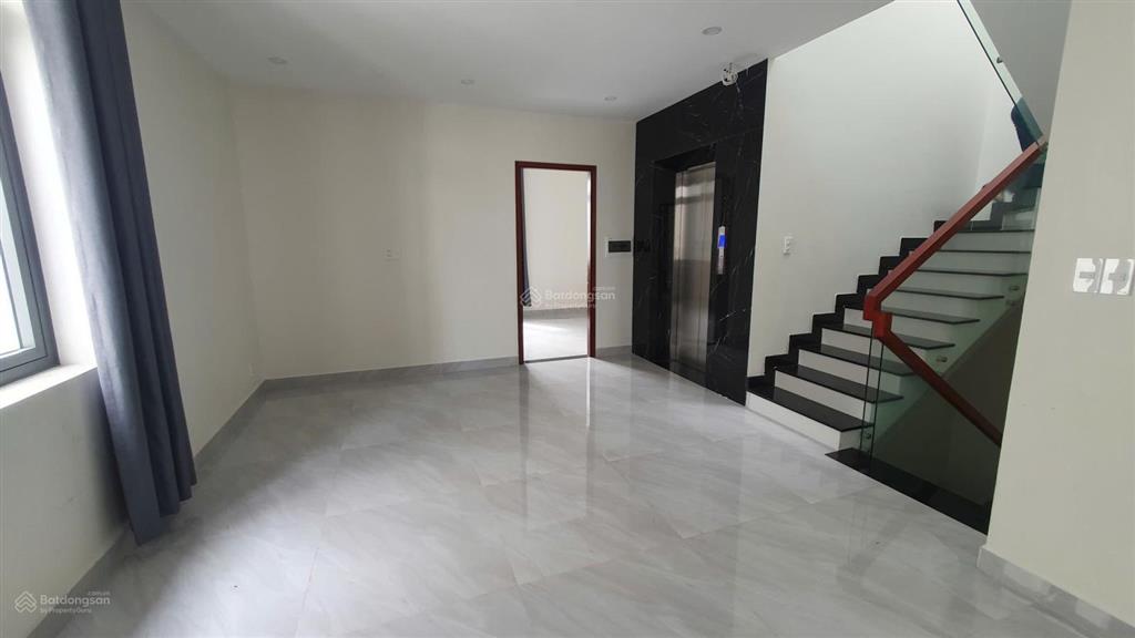 Cho thuê nhà phố 9mx18m  65tr/ tháng  nhà mới có thang máy