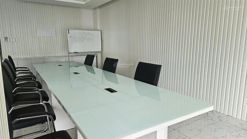 Building 1 hầm 7 lầu, mặt tiền 14m, 1450 m2 sàn, cho thuê 260tr/ tháng