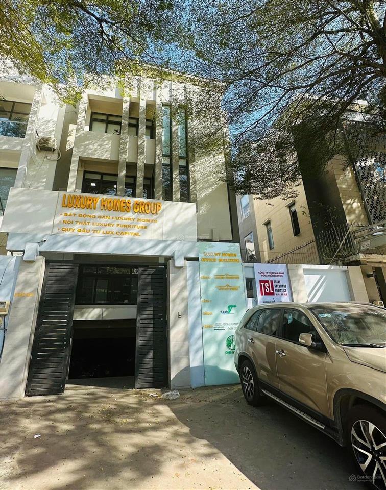 Cho thuê văn phòng tại tầng 3  08 bát nàn  50m2  chỉ 12.9 triệu/ tháng