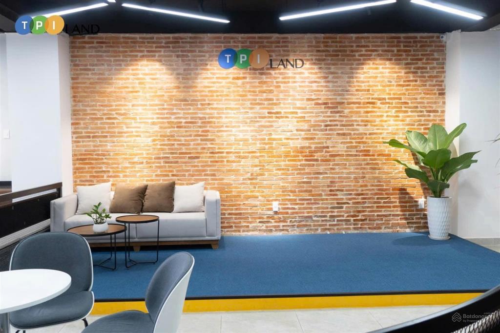 Cho thuê toà nhà trần quý kiên  diện tích 10x24m  giá chỉ 300tr/ tháng