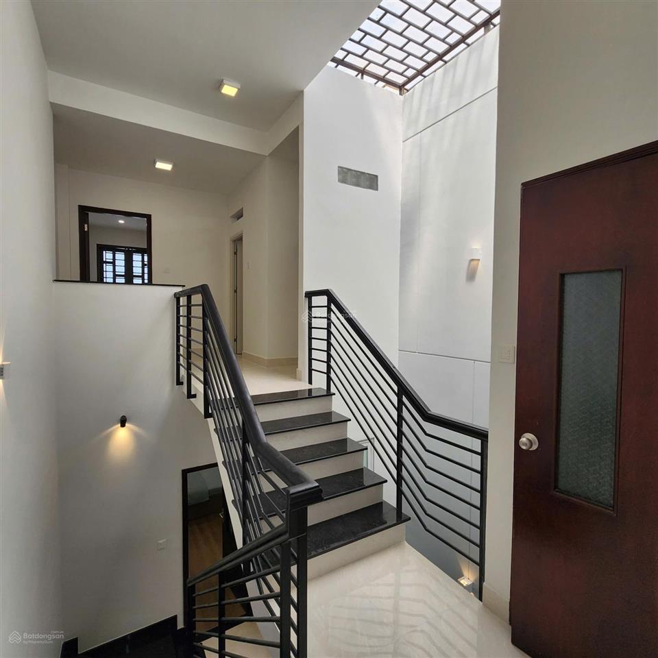 Bán nhà mặt tiền cư xá ngân hàng quận 7, đường 4f 4x19m, nhà mới xây 4 tầng, sổ hồng riêng