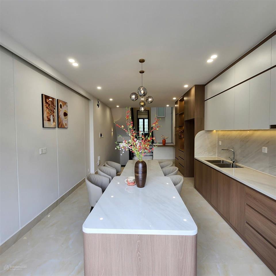 Bán nhà mặt tiền cư xá ngân hàng quận 7, đường 4f 4x19m, nhà mới xây 4 tầng, sổ hồng riêng