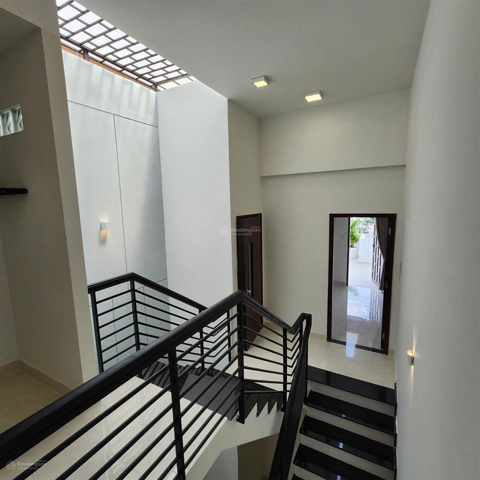 Bán nhà mặt tiền cư xá ngân hàng quận 7, đường 4f 4x19m, nhà mới xây 4 tầng, sổ hồng riêng