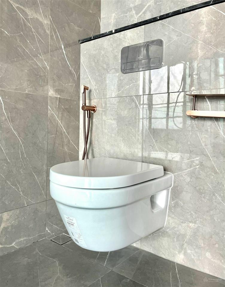 Căn 4pn giá tốt nhất. dt 325m2 view sông sg. giá 42.9 tỷ bao thuế phí.  0901 858 *** trần hải