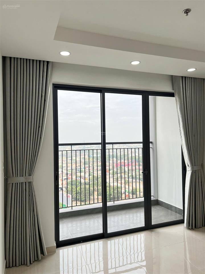 Thuê ch phú đông sky garden, căn diện tích lớn, 2pn giá 7.5tr.  0932 139 ***