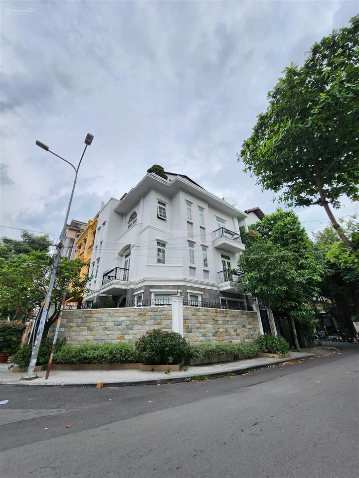 Bán nhà 3 mặt tiền phường thảo điền, quận 2, diện tích 821m2, giá 195 tỷ