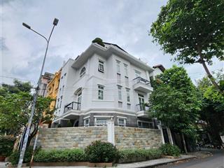 Bán nhà 3 mặt tiền phường thảo điền, quận 2, diện tích 821m2, giá 225 tỷ