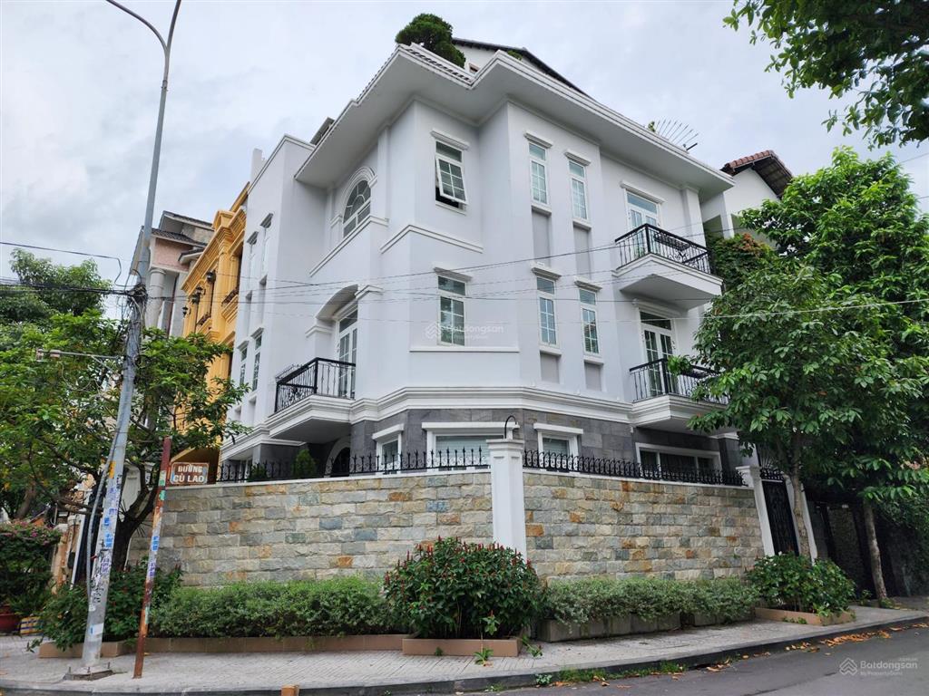 Bán nhà 3 mặt tiền phường thảo điền, quận 2, diện tích 821m2, giá 195 tỷ