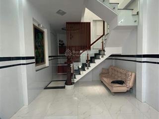 Hxh trường sa , dt 4m2 (4 mx 11m), 2 tầng giá 5,5 tỷ, tân bình.