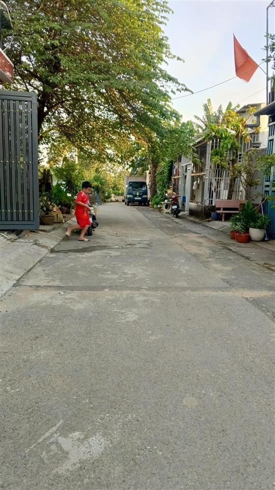 Đất đẹp vuông vức hẻm xe tải cách đường làng tăng phú chỉ vài chục mét, 4,1 tỷ tl