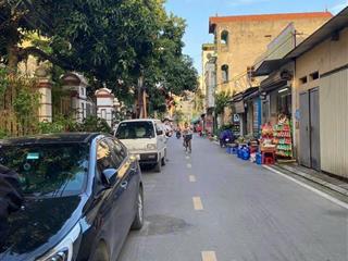 Cần bán nhanh lô đất cạnh trường nông nghiệp, trâu quỳ, 20m ra trục chính ôtô tránh.