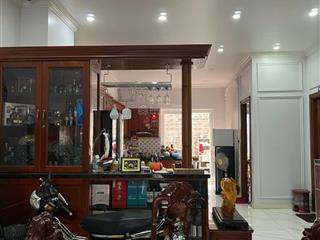 Bán gấp biệt thự  hẻm xe tải đường ông ích khiêm. dt  6.8m x 27m. đất 181m. 3 lầu