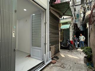 Bán gấp nhà nhỏ hai mặt tiền (trước+sau) 3 tầng. bùi thế , tân bình. giá chỉ 1.95 tỷ