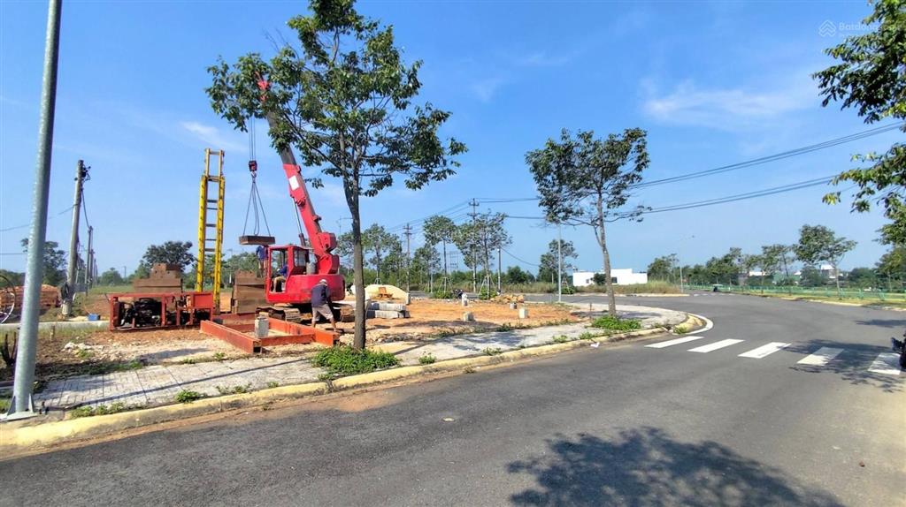 Khu dịch vụ hỗn hợp vsip quảng ngãi, đất mt đường rộng 25m, view công viên, 19tr/m2. hướng tây