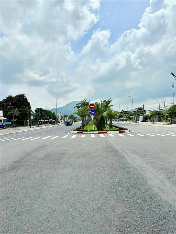 Siêu phẩm mặt tiền trần hưng đạo rộng 40m trung tâm phú mỹ, gần siêu thị go, dt 5x35m giá 6.8 tỷ