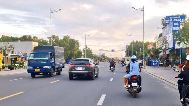 Bán đất trục chính hùng vương khu trung tâm p. tân phước tp. phú mỹ khu dân đông, 5x35m giá 5.8tỷ