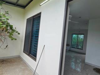 372m2 nhà vườn xen trong khu dân cư, sẵn nhà cấp 4 kiên cố, có sổ, đường ô tô tránh tại chùa thầy