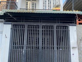 Nhà 2 tầng dt 60m đường xe hơi cách chục đường chính chỉ 30m  giá chỉ hơn 4 tỷ