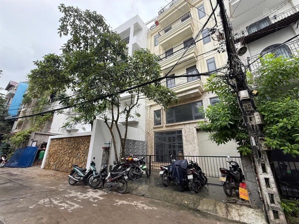 Cần bán nhà hxh nguyễn cửu vân, p17, bình thạnh 9x18,3m cn134m2 giá chỉ 16,8 tỷ tl chỉ 120tr/m2