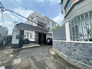 Nhà 2 lầu cách phạm văn đồng 100m  dt 50,2 m2  hxh đến nơi  giá chỉ 4. x tỷ tl thiện chí