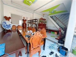 Chủ cần ra căn nhà tâm huyết hóa an có sân đậu xe hơi