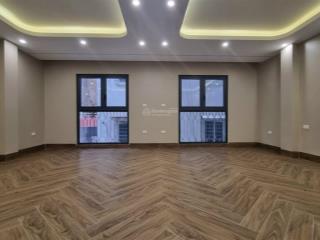 Cho thuê nhà nguyên căn mới hiện đại ngõ 555 kim mã. dt 80m2 x 5 tầng, mt 6m. giá 30tr/th