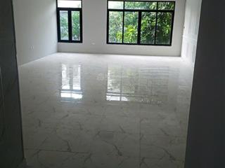 Cho thuê kđt m2 yên hoà ngõ 37 trần kim xuyến ra ngõ 112 trung kính. 80m2 x 5t, mt 5m. giá 35tr