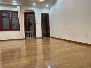 Cho thuê biệt thự sang trọng rộng thoáng kđt dịch vọng cạnh công viên. 230m2 x 4t, mt 12m. giá 50tr